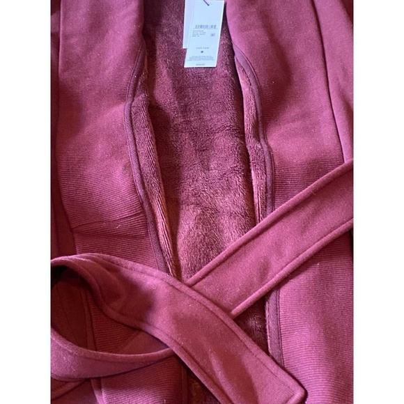 NWT UGG Burgundy Robe Size XS NEVER USED - Picture 5 of 14